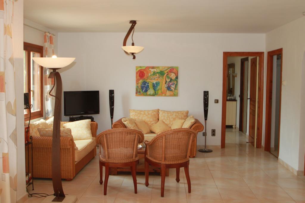 Chrisuli - Well Furnished Villa With Panoramic Views In โมไรรา ห้อง รูปภาพ